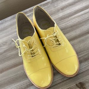 Yellow patent oxfords in new condition